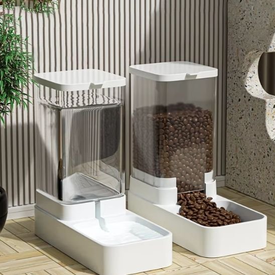 Distributeur croquettes chat et distributeur eau